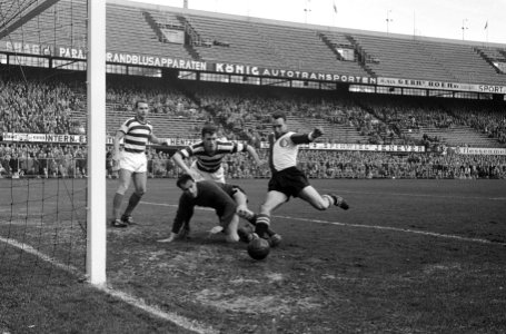 Feyenoord tegen Blauw-Wit 9-1 Roye, Petterson, Bennaards, Bestanddeelnr 913-1447