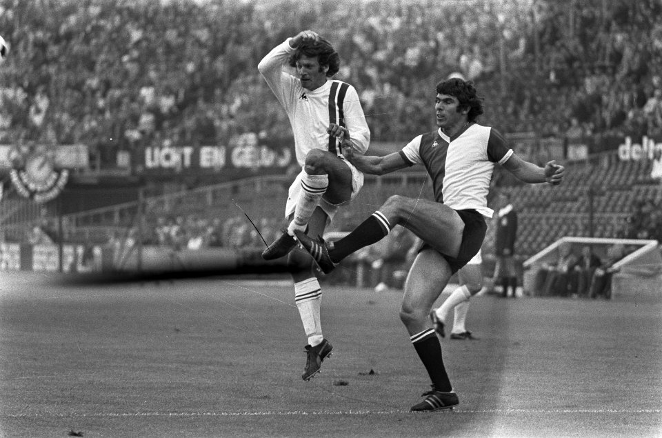 Feyenoord tegen Haarlem 4-1, nummer 4 Boskamp in aktie, Bestanddeelnr 926-6531