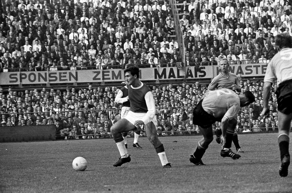 Feyenoord tegen Ajax 1-1 Spelmomenten Piet Keyzer in aktie nummer 18, Bestanddeelnr 915-5507