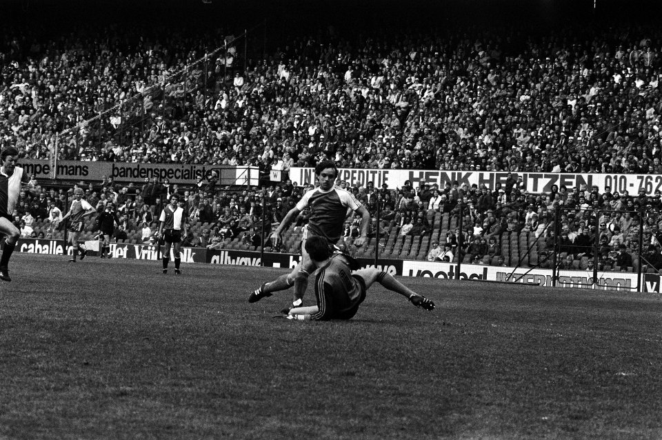 Feyenoord tegen AZ67 1-5, AZ-kampioen, spelmoment, 3 mei 1981, Bestanddeelnr 931-4667