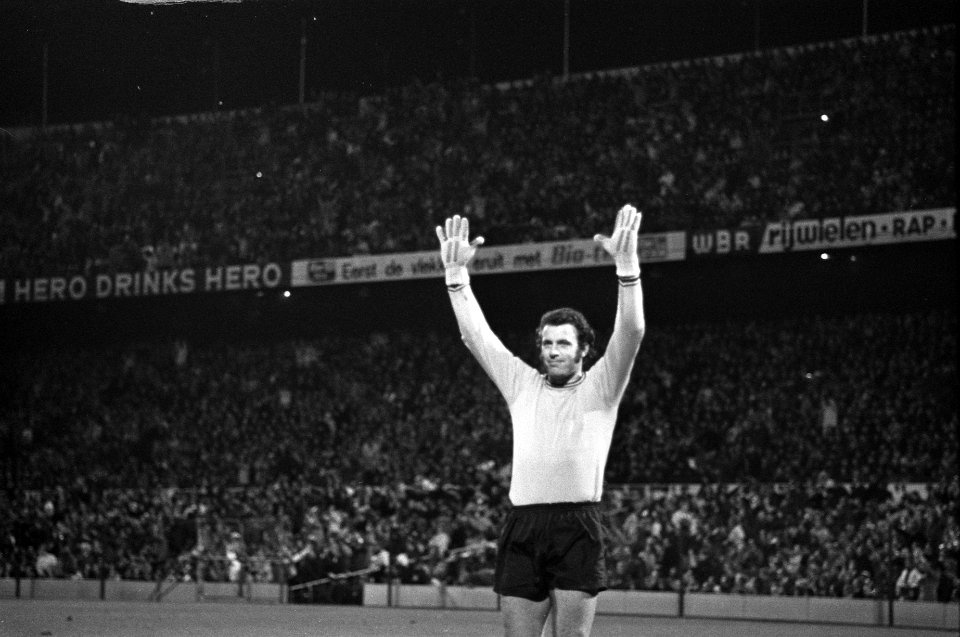 Feyenoord tegen Ajax 1-5, Heinz Stuy juichend, Bestanddeelnr 925-5299