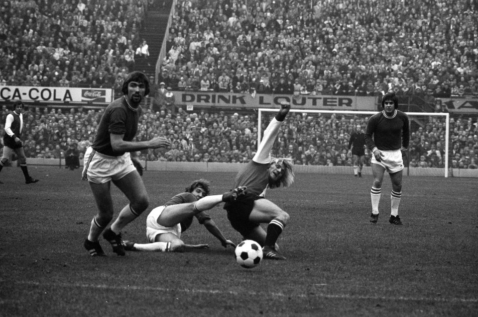 Feyenoord tegen Sparta 2-0, Boskamp (Feyenoord) rechts en links Eijkenbroek in a, Bestanddeelnr 925-1864