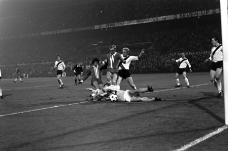 Feyenoord tegen FC Den Bosch 5-0, scrimmage voor doel Den Bosch, Bestanddeelnr 925-0944