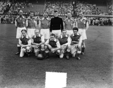 Feyenoord tegen MVV 1-0. Elftal MVV, Bestanddeelnr 904-7865