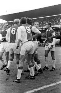 Feyenoord tegen Ajax 1-0. Incident Graafland en Cruijff, Bestanddeelnr 920-6723