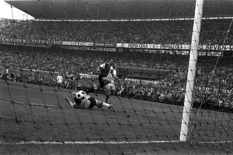 Feyenoord tegen Ajax 2-0,, Bestanddeelnr 925-8851