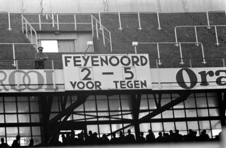 Feyenoord tegen Volendam 2-5, uitslagenbord, Bestanddeelnr 914-3172