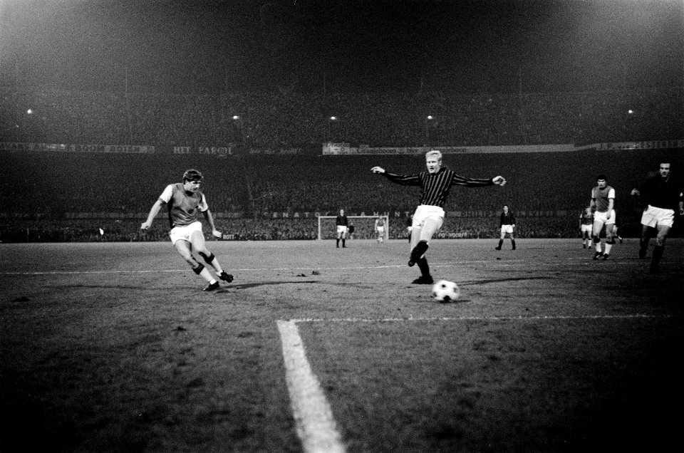 Feyenoord tegen Milaan voor de kwartfinale Europa Cup I 2-0, Bestanddeelnr 923-0248