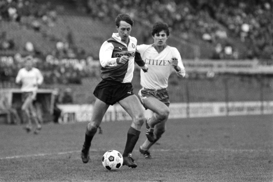 Feyenoord tegen FC Volendam nr. 13 Cruijff in actie, Bestanddeelnr 932-8336