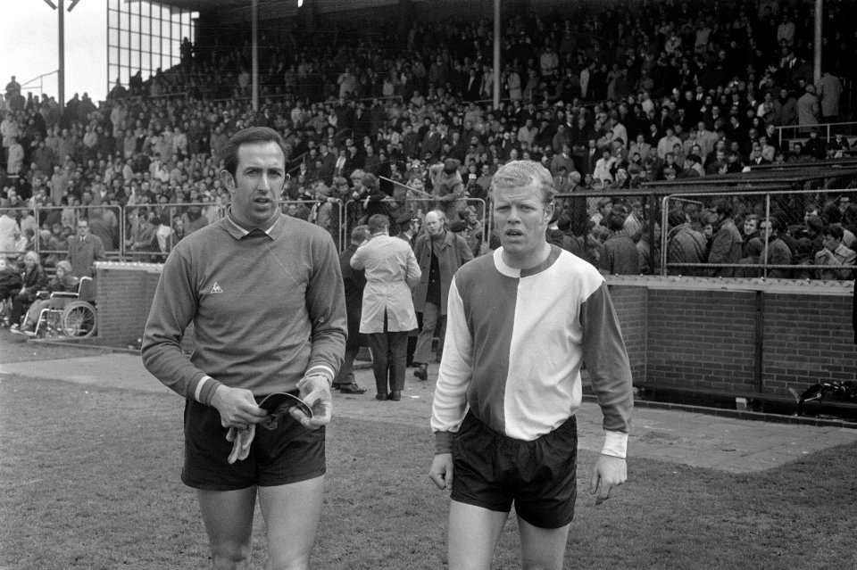 Feyenoord keeper Eddy Pieters Graafland (links) en verdediger Piet Romeijn, Bestanddeelnr 923-4853