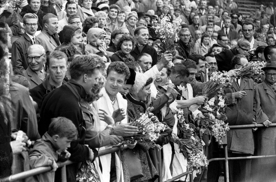 Feyenoord kampioen. Huldiging op de Coolsingel, Bestanddeelnr 913-9172