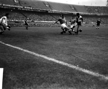 Feyenoord tegen GVAV 7-4. Tardy, Temming, Borghuis en Bouwmeester, Bestanddeelnr 912-9627