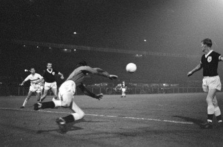 Feyenoord tegen Hotspur 1-3. Spelmoment, Bestanddeelnr 913-1283