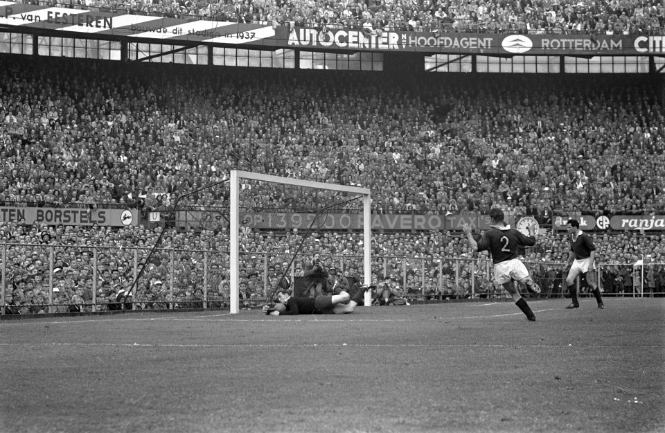 Feyenoord tegen Rapid Feyenoord kampioen Spelmomenten, Bestanddeelnr 912-5289