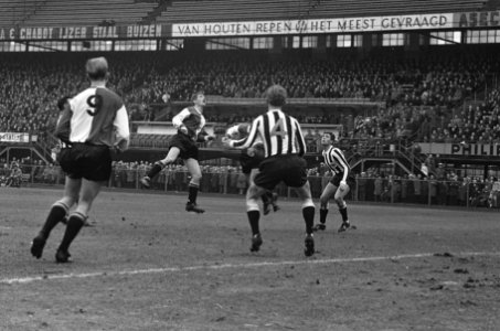 Feyenoord tegen Heracles 1-1, spelmomenten, Bestanddeelnr 916-0201