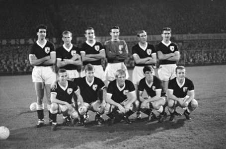 Feyenoord tegen Hotspur 1-3. Elftal Tottenham Hotspur, Bestanddeelnr 913-1290
