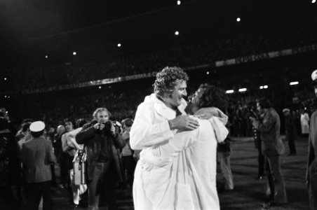 Feyenoord tegen Tottenham Hotspur 2-0, finale UEFA Cup trainer Coerver met Ralmj, Bestanddeelnr 927-2227
