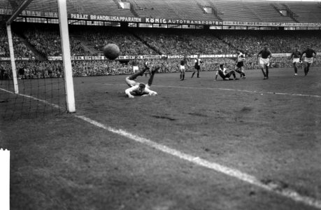 Feyenoord tegen Volendam 3-0. Visser, Gerard Pummie Bergholtz, Schouten, Van d, Bestanddeelnr 913-0213