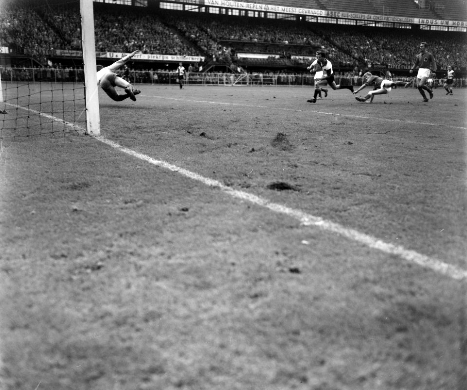 Feyenoord tegen Volendam 3-0, Bestanddeelnr 913-0211