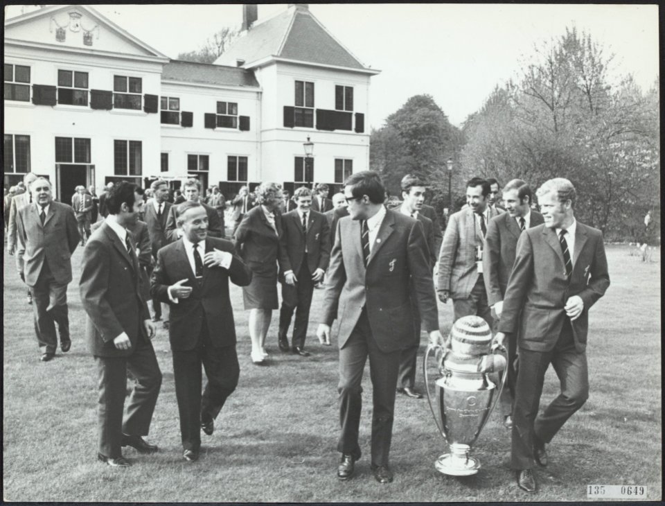 Feyenoord wordt gehuldigd op het Catshuis, Bestanddeelnr 135-0649