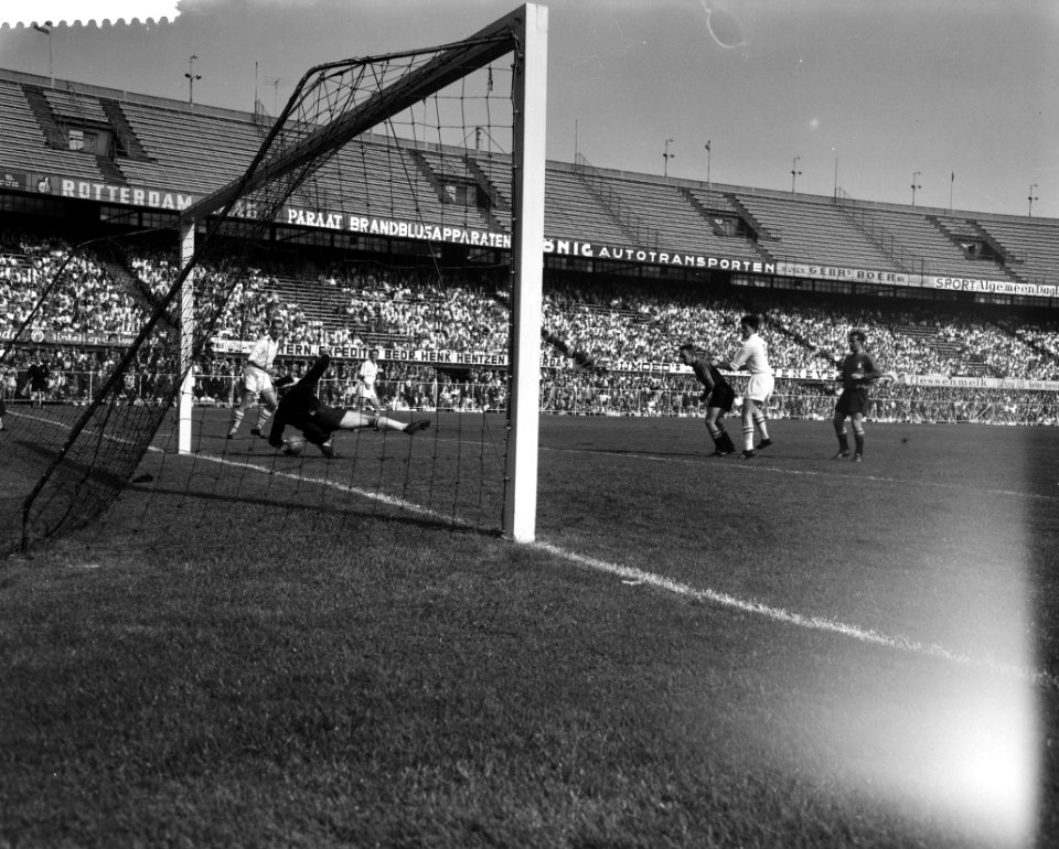 Feyenoord tegen Willem II 7-1, Bestanddeelnr 911-5828
