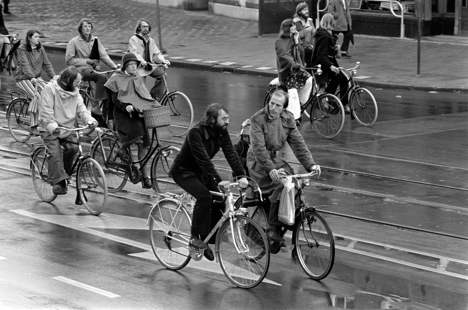Fietsdemonstratie tegen autoverkeer in binnenstad in Amsterdam wethouder Roel v, Bestanddeelnr 927-5077