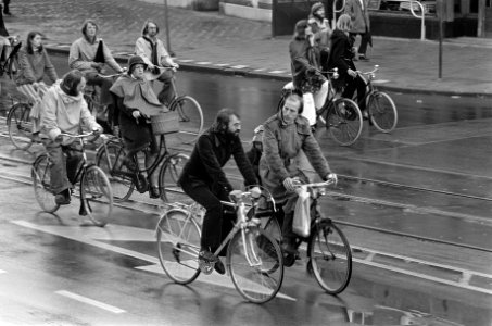 Fietsdemonstratie tegen autoverkeer in binnenstad in Amsterdam wethouder Roel v, Bestanddeelnr 927-5077