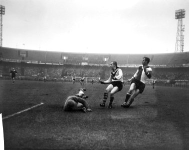 Feyenoord tegen VVV Coen Moulijn in actie, Bestanddeelnr 913-2730
