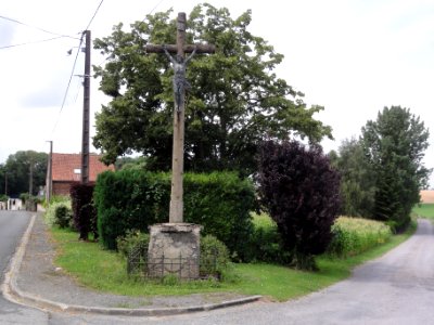 Fieulaine (Aisne) croix de chemin (bois)