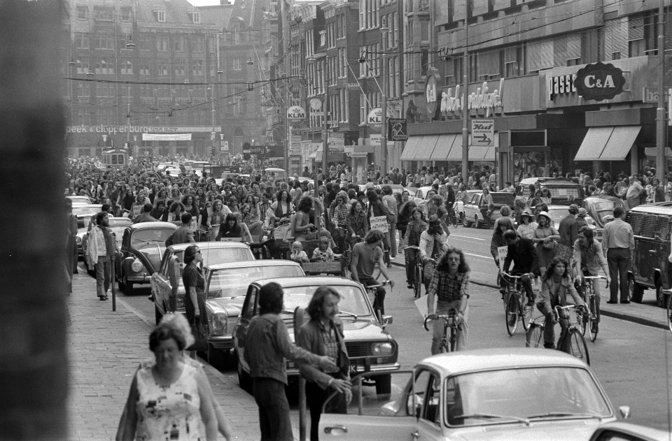 Fietstocht door Amsterdam voor autovrije binnenstad, Bestanddeelnr 927-2574