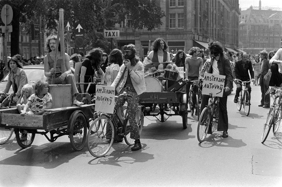 Fietstocht door Amsterdam voor autovrije binnenstad, Bestanddeelnr 927-2573
