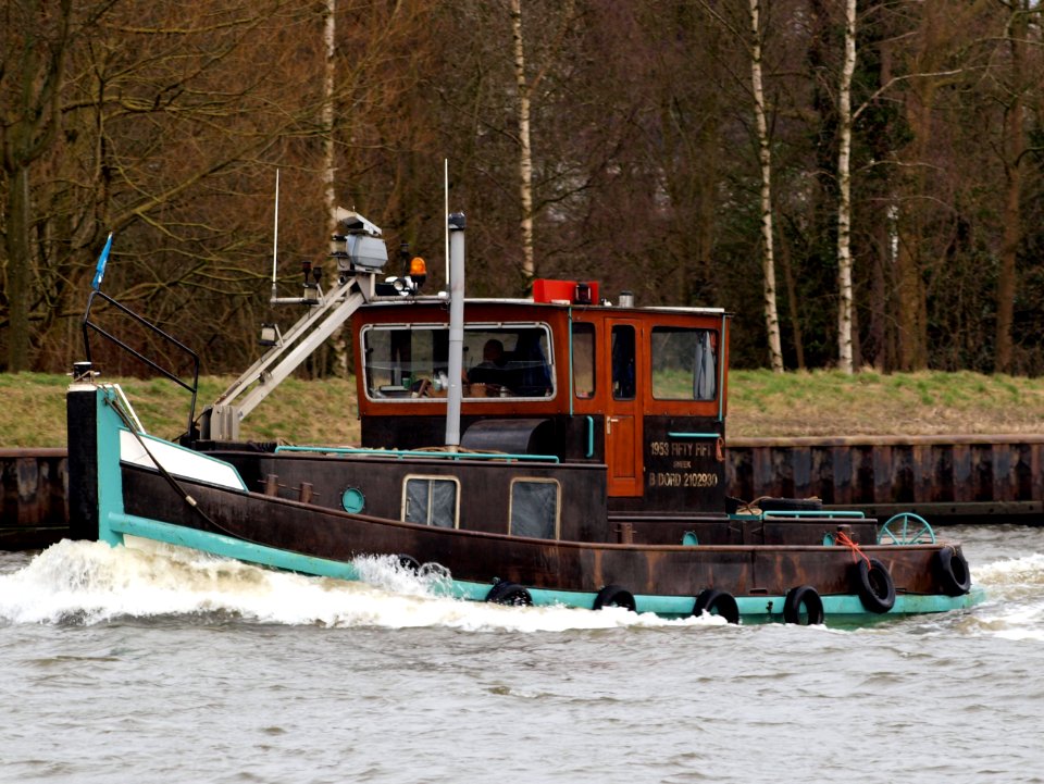 Fifty Fifty, IMO 2102930