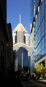 Fifth Avenue Place from Fifth Avenue, Pittsburgh, 2019-10-24