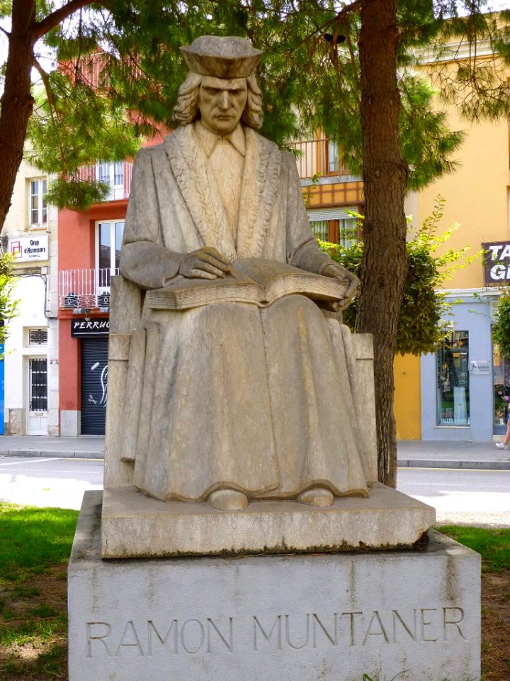 Figueres - Plaça Ernest Vila 6