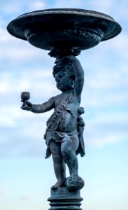 Figur auf dem Brunnen vor der Nervenklinik in Tübingen