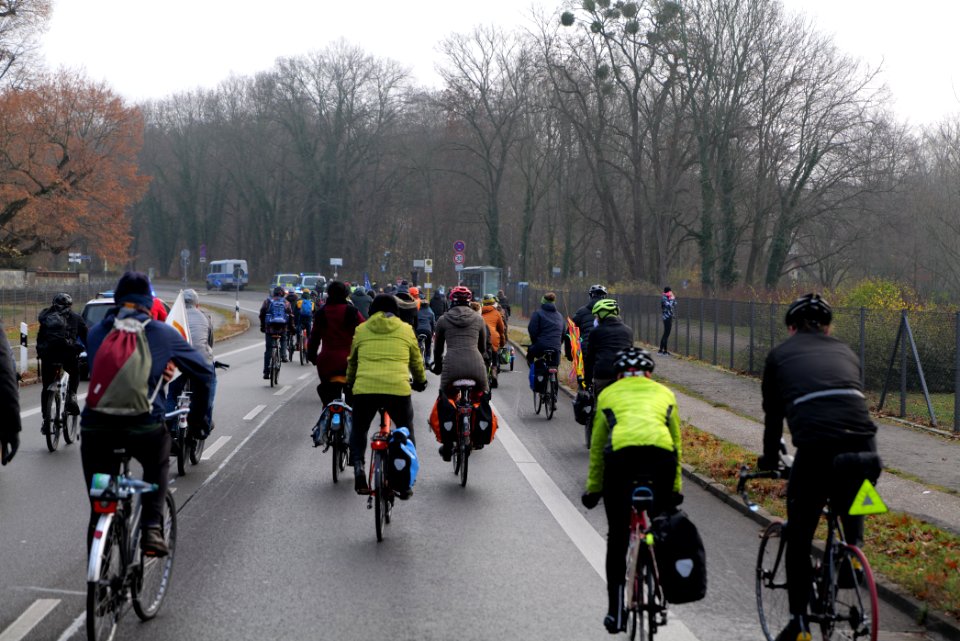 Fife years Paris agreement bicycle demonstration Berlin 2020-12-12 11