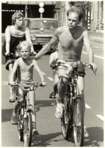 Fietsers op de Kruisweg tijdens een warme zomerdag
