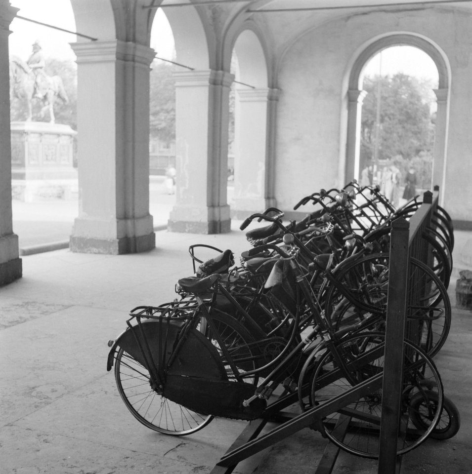 Fietsenrek onder arcade, Bestanddeelnr 900-7682