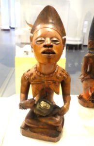 Figure of Mother and Child, Yombe people, Lower Congo province, Democratic Republic of the Congo, 19th century, wood, beads, glass mirror, metal, resin - Brooklyn Museum - Brooklyn, NY - DSC08533