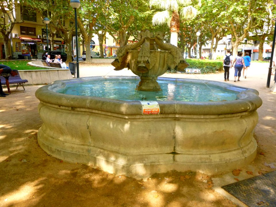 Figueres - Plaza de la Estació 1