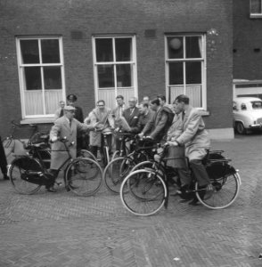 Fietsende persconferenties over Leidsestraatroute voor fietsers, Bestanddeelnr 911-6443