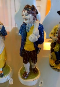 Figure of a man, c. 1775-1822, faience - Fábrica de Miragaia - Museu Nacional de Soares dos Reis - Porto, Portugal - DSC00445