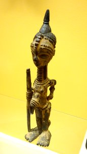Figurine for protecting a new-born (lupingu bwa lwimpe) - Lulua - Royal Museum for Central Africa - DSC06298
