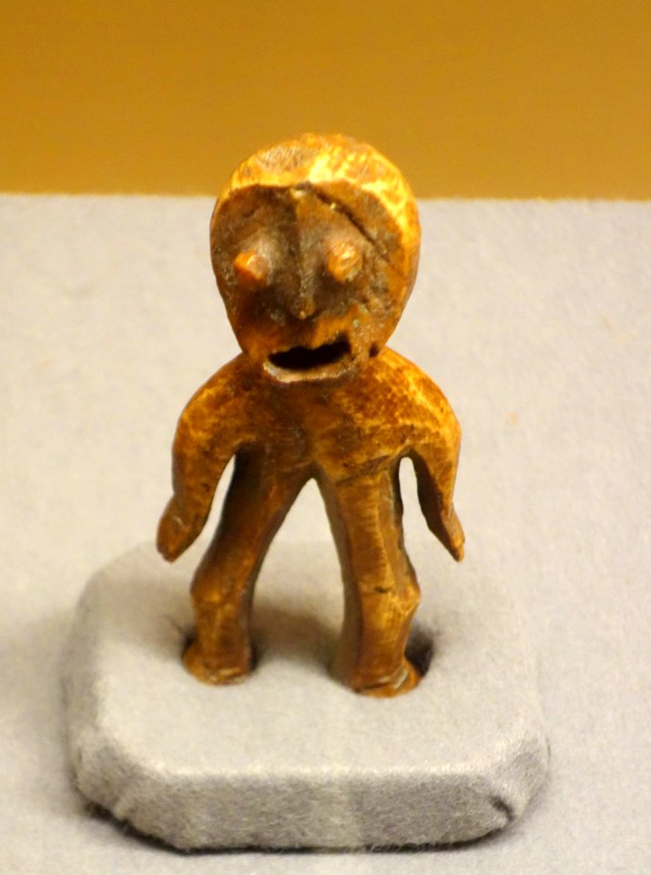 Figurine (igenga) called Katindili, ivory - Lega - Royal Museum for Central Africa - DSC06057