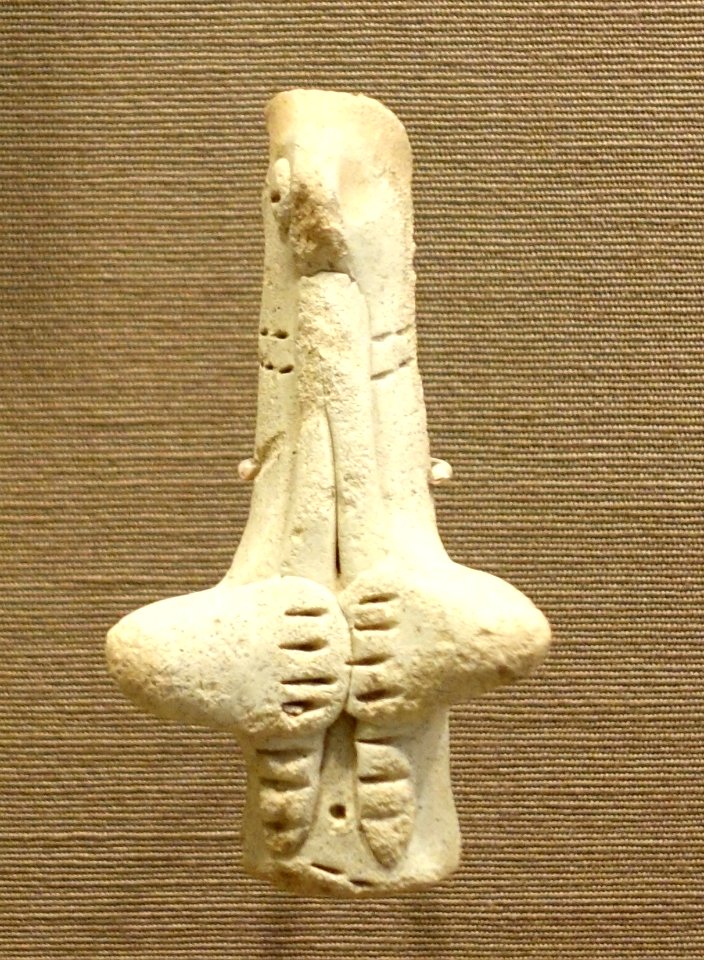 Figurine of a musician playing double pipe, Tell 96, Diyala Region Survey, Isin-Larsa to Old Babylonian period, 2000-1600 BC, baked clay - Oriental Institute Museum, University of Chicago - DSC07339