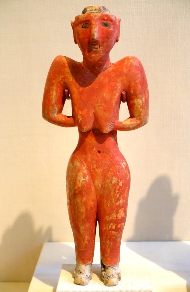 Figurine from Fakhariyah (female), Tell Fakhariyah, Pre-pottery Neolithic B, 9000-7000 BC, gypsum with bitumen and stone inlays - Oriental Institute Museum, University of Chicago - DSC07633