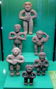Figurines, Costa Rica, stone - Naturhistorisches Museum Nürnberg - Nuremberg, Germany - DSC04049