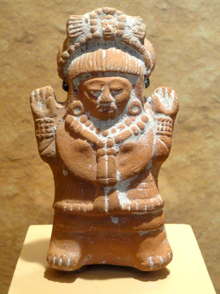 Figurine of Elite Woman, Jaina Style, Late Classic Mayan - San Diego Museum of Man - DSC06874