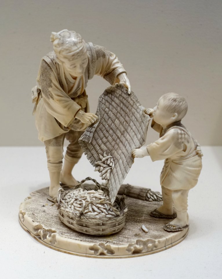 Figurines, Japan, Meiji period, late 1800s to early 1900s, ivory - Dallas Museum of Art - DSC05135