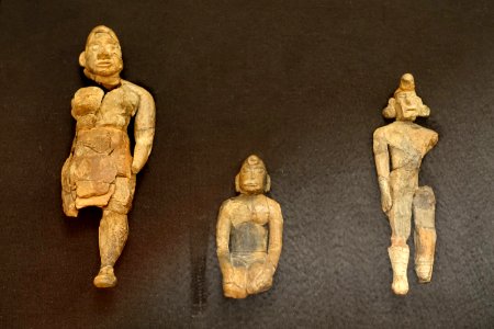 Figurines, Hopewell culture, Turner Group, Little Miami Valley, Ohio, 200 BC to 500 AD, terra cotta - Native American collection - Peabody Museum, Harvard University - DSC06092